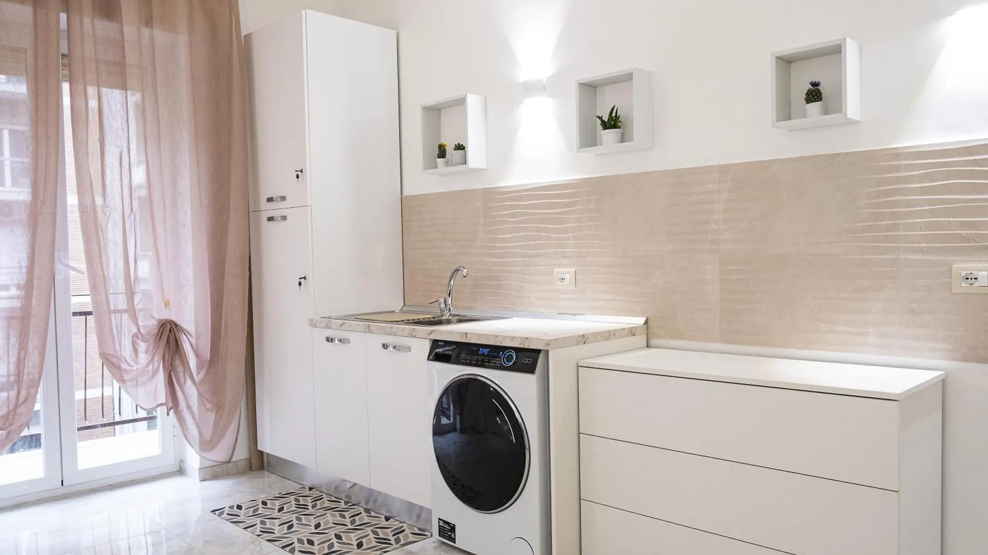 Sun & Moon B&B Bari Homestay